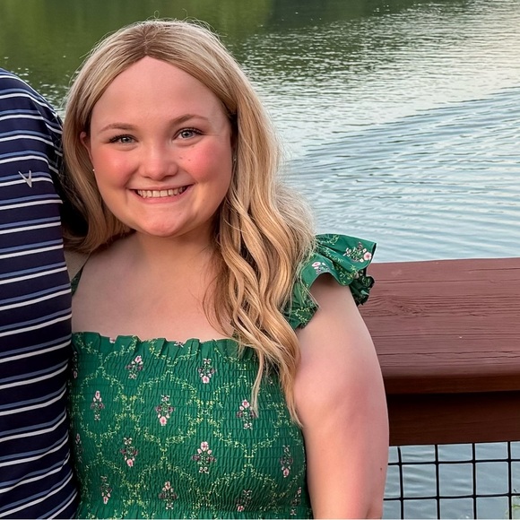 Meet your Posher, Brooke - Picture 1 of 1